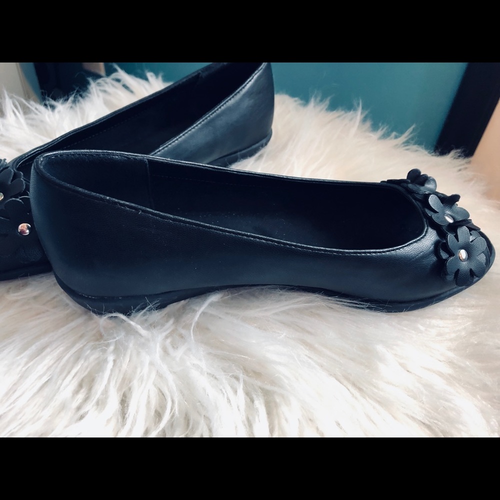 🤩PRICE REDUCED🤩Aerosoles Peep Toe Flats Size 6